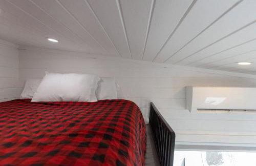 Maple Sugar Shack Tiny House with hot tub & river by Stowe - Foto 34