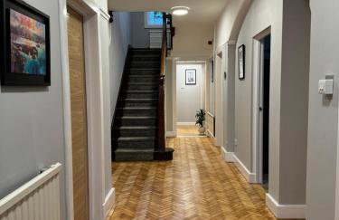 Very Large Central Property - Foto 33