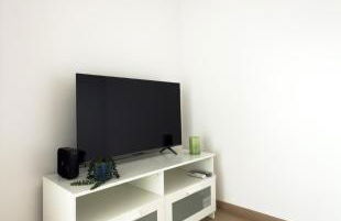 111 - Beachside Renovated 1BR apt 5 min from Beach - Photo 7