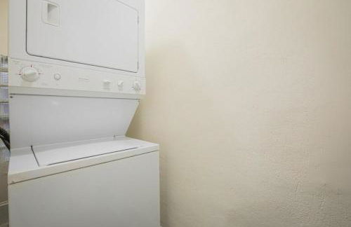 Classic City Apartment w Firepit - Photo 13