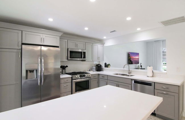 La Casa Blanca Minutes From the Beach! - Foto 13