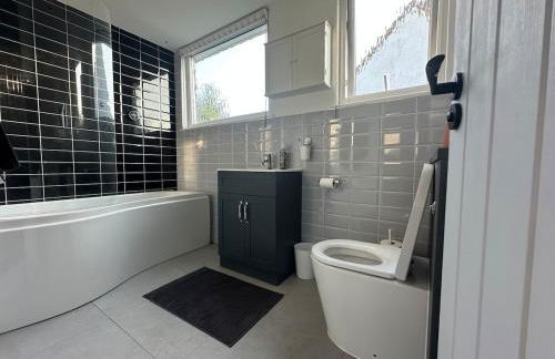 Luxury 3 bed cottage with Sauna, Chobham, sleeps 6 - Foto 34