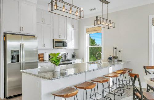 Mallard Pointe Unit 200- Luxury Condo- Conveniently Located! - Foto 13