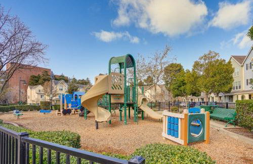 Walk to BART Station Richmond Townhome with Balcony - Photo 30