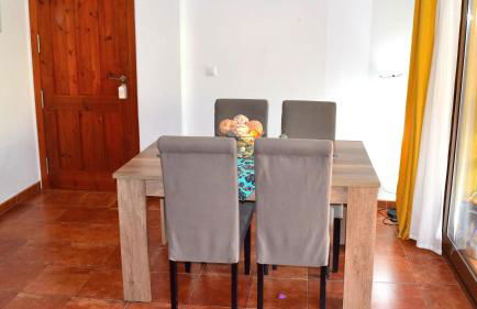 Apartamento con hermoso jardín y AC - Foto 12