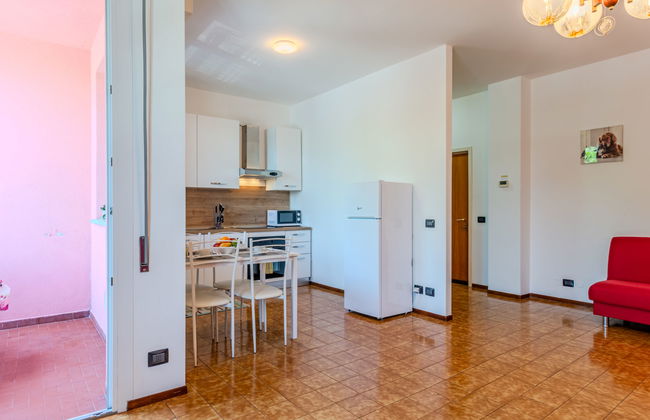 2 bedroom Apartment in Bellano with garden - Photo 9