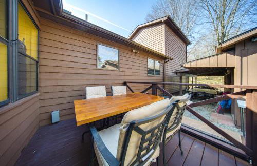 Charming Pymatuning Lake House Near Park and Beach - Photo 27