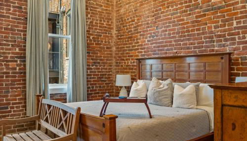 Modern 3BR Condo Walk to Downtown and UT with Parking - Foto 5