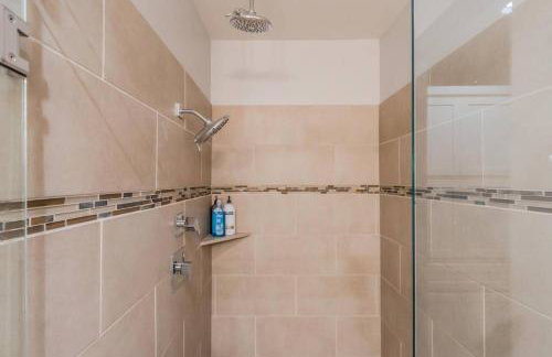 Stunning Townhome Near Uptown - Photo 18