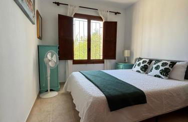 Apartamento con jardín, piscina y parking - Foto 5