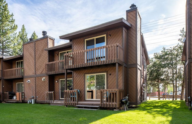 Huckleberry House - Photo 16