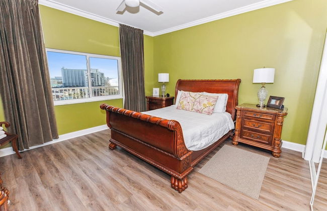 Shoreline Towers 1124 3 Bedroom Condo by RedAwning - Photo 7