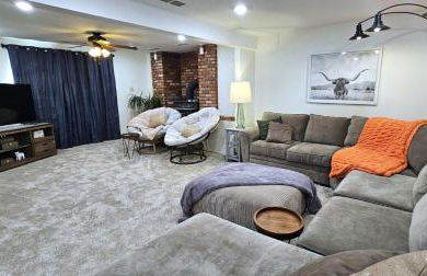 2 Bedroom, Washer-Dryer, Sleeps 6, lower, No Kitchen - Foto 1