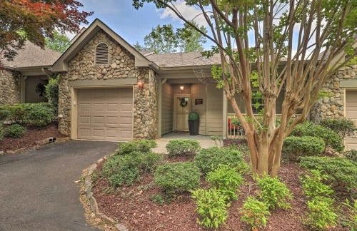 Indoor Pool and Golf Course Views Lake Lure Condo! - Foto 23