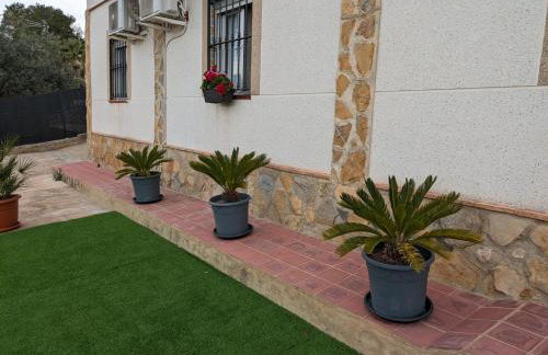 Chalet con piscina, barbacoa y jacuzzi en Valencia - Photo 22