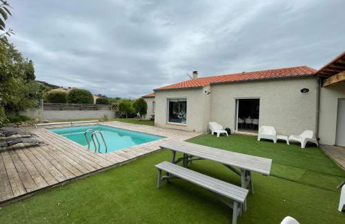 Maison avec piscine entre plage et montagne - Photo 12
