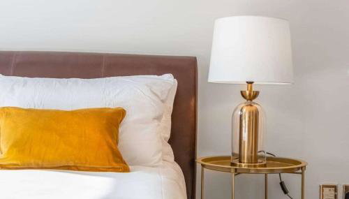 Stylish Jewellery Quarter Apartment with Terrace and Free Parking - Photo 3