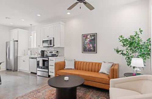 NEW Couyon House Luxury Amenities Fast WiFi 65 TV - Foto 1