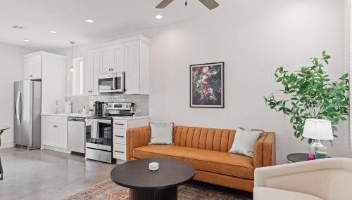 NEW Couyon House Luxury Amenities Fast WiFi 65 TV - Foto 1