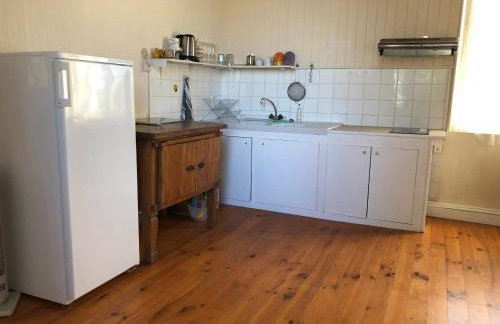 Maison charmante à Saint-Germain-de-Lusignan, parking privé - Foto 4