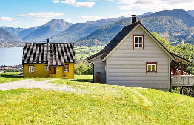 7 Person Holiday Home in Sandane - Foto 1