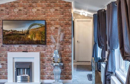 York Family Luxury Cabin with hot tub - Photo 20