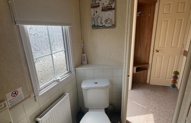 Cozy Cabin Retreat in Towyn - Foto 9