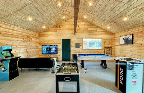 Log Cabin w/ pool, spa, game room, sleeps 20 - Foto 14