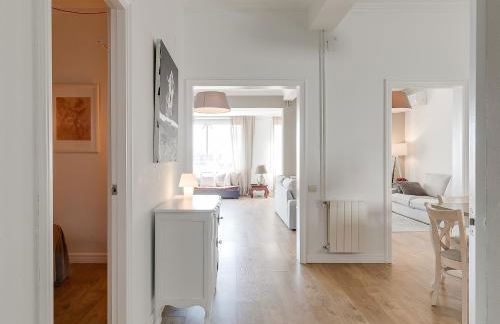 Rambla Catalunya Sky - Photo 20