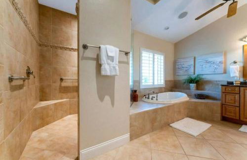 Villa Hibiscus-Waterfront-Free Heated Pool-Dock-Bikes-Other Amenities - Photo 18