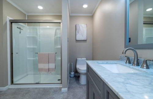 Charming Corner Newly Furnished Townhome - Foto 35