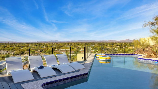 Panoramic Views, Private Pool, Patio Lounge w/ Firepit Royal Palm by Avantstay - Photo 2, Interior