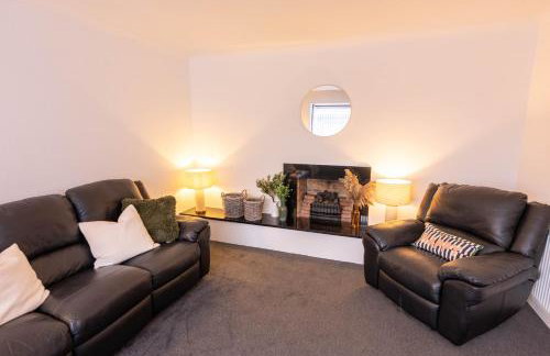 Spacious Home 10 mins to Airport & Braehead - Pass the Keys - Foto 2