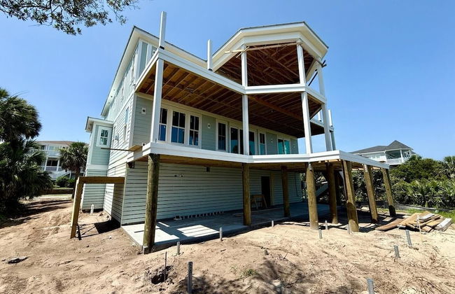 Sprawling Ocean View Home With Massive Deck - Photo 1