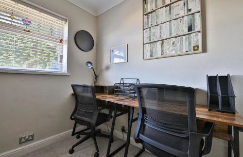 Spacious & Modern Triple-Story Cardiff Home with Pool Table - Foto 38