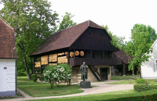 Holiday home Ema - Foto 54