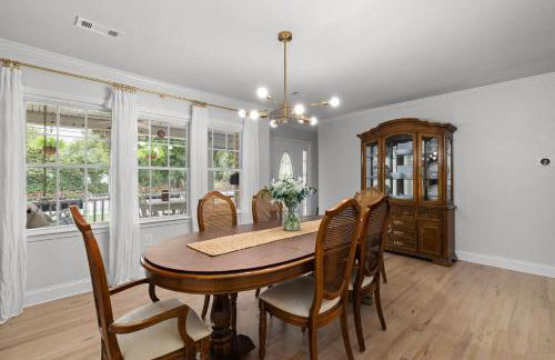 Imperial Porch Haven Cozy Fire Pit Fenced Yard - Foto 34