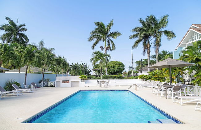 Silver Palms Charming 1BR Private Beach and Pool - Photo 8