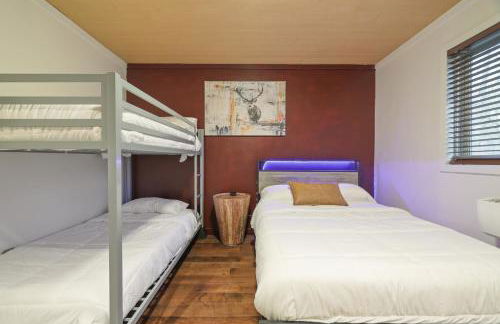 Luxurious Poconos Retreat - Hot Tub, Sauna, Games - Foto 33