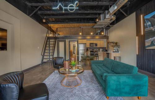 Maltby Motors 2 - Picture Perfect OG Loft near HOU - Foto 23