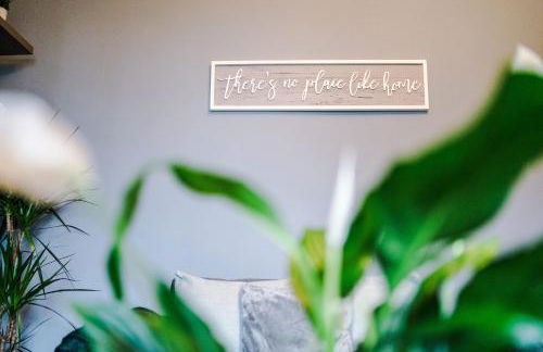 Spacious Modern Chester Home - Great Location - Photo 63