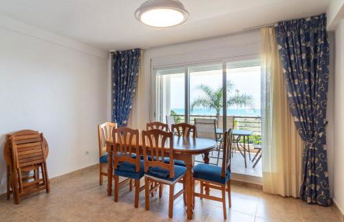 Global Properties, Adosado en primera linea de playa con vistas al mar - Foto 5