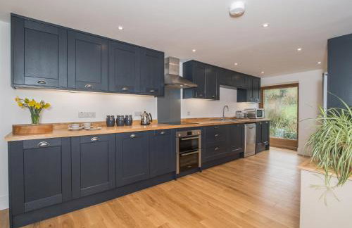 Harewood Barn - Foto 9