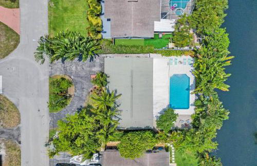 New! Waterfront Heated Pool, Fishing Pier, Designer Touches, 2mi to Beach - Photo 18