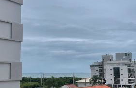 Novíssimo! Charmoso e a 3 minutos a pé da praia - Foto 20