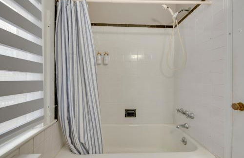 Cozy and Modern Norcross Hideaway with Covered Porches - Foto 17