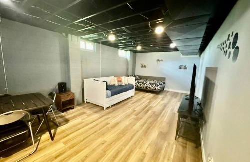 Epic Indoor Pool w/slide & hot tub close to beach - Foto 27