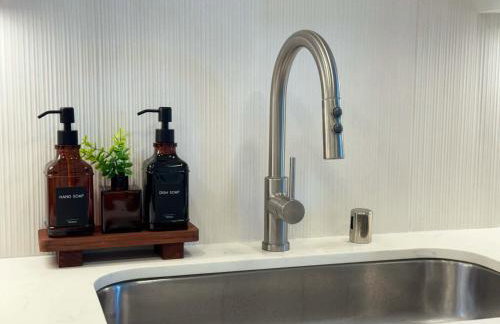 Stunning Haven with Pool Gym Parking Close to Disneyland - Foto 60