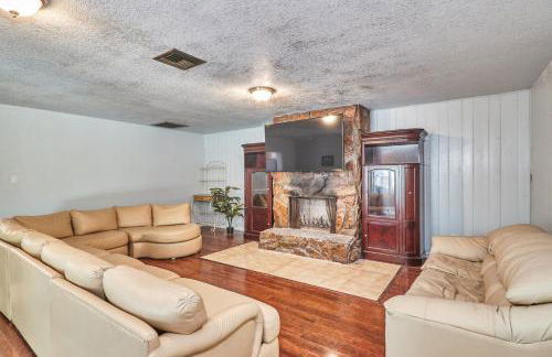 12 Guest Oasis Pool Privacy and Comfort Await - Foto 11