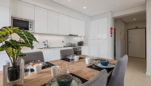 Apartamento Rocha Mar by Portucasa - Foto 5, stove